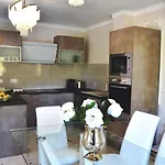 Domus Vesta Марбелья