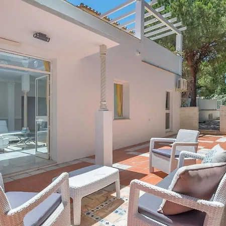 فيلة Domus Vesta