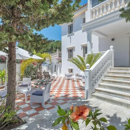 Villa Domus Vesta